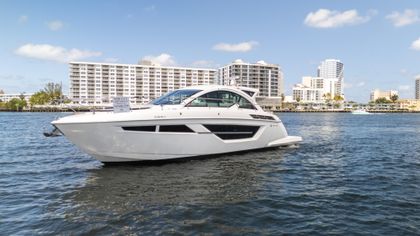 50' Cruisers Yachts 2018