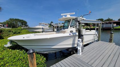 28' Boston Whaler 2020