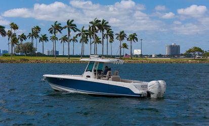 33' Boston Whaler 2020