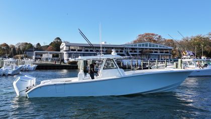 39' Yellowfin 2024