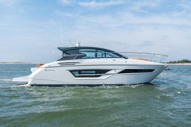 46' Cruisers Yachts 2025