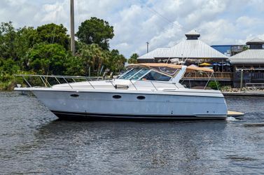 35' Tiara Yachts 2000
