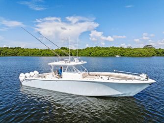 42' Yellowfin 2015