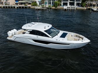 50' Cruisers Yachts 2024