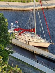 40' Island Packet 1995