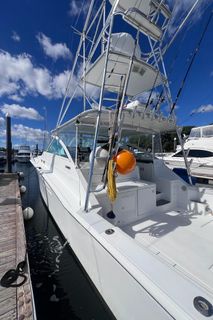 2001 Cabo 45 Express