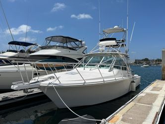 32' Cabo 2006 Yacht For Sale