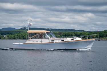 43' Grand Banks 2000 Yacht For Sale