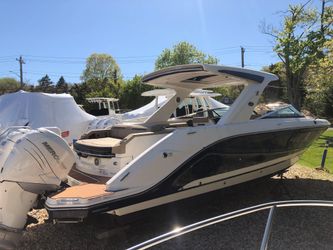 31' Sea Ray 2018