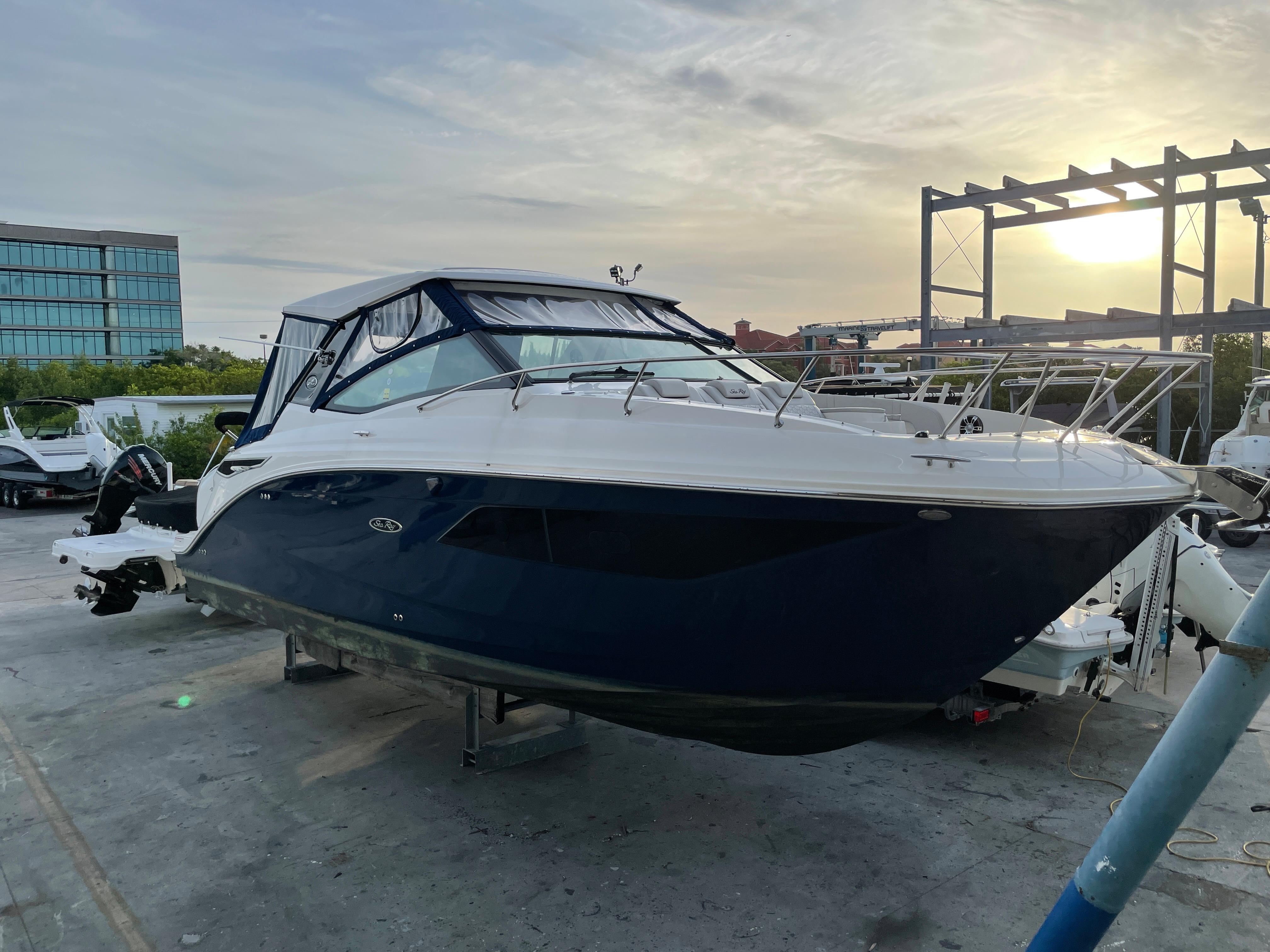 2021 Sea Ray Sundancer 320 OB Sports Cruiser For Sale - YachtWorld