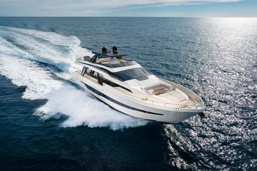 89' Cayman Yachts 2018