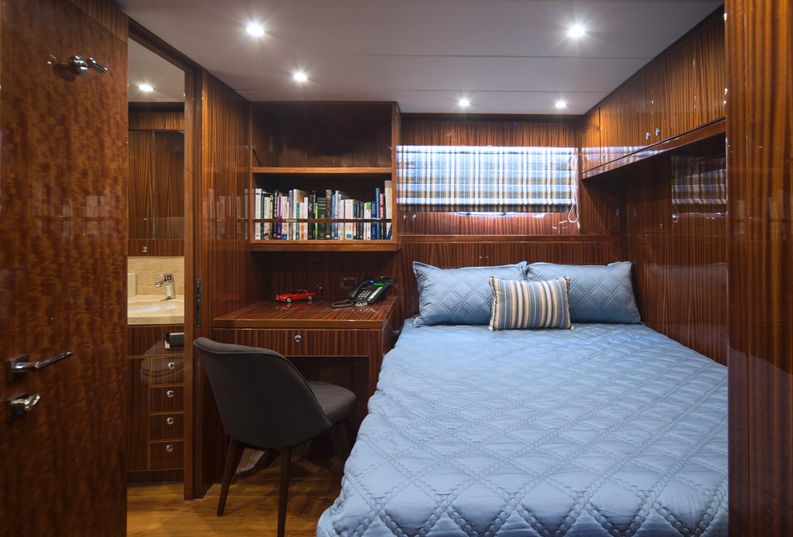 Renaissance Yacht Photos Pics Captains Cabin With ensuite Bathroom