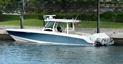 38' Boston Whaler 2021