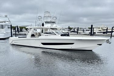 42' Boston Whaler 2018