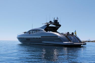 110' Mangusta 2001