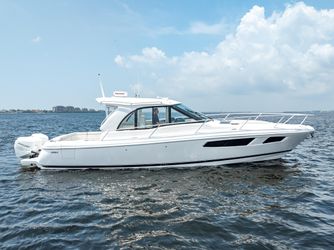 41' Intrepid 2021 Yacht For Sale