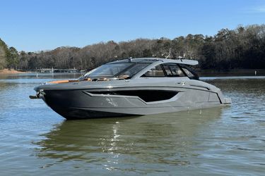 42' Cruisers Yachts 2023