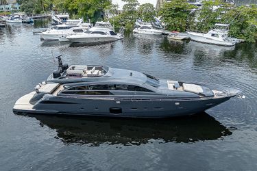 92' Pershing 2014