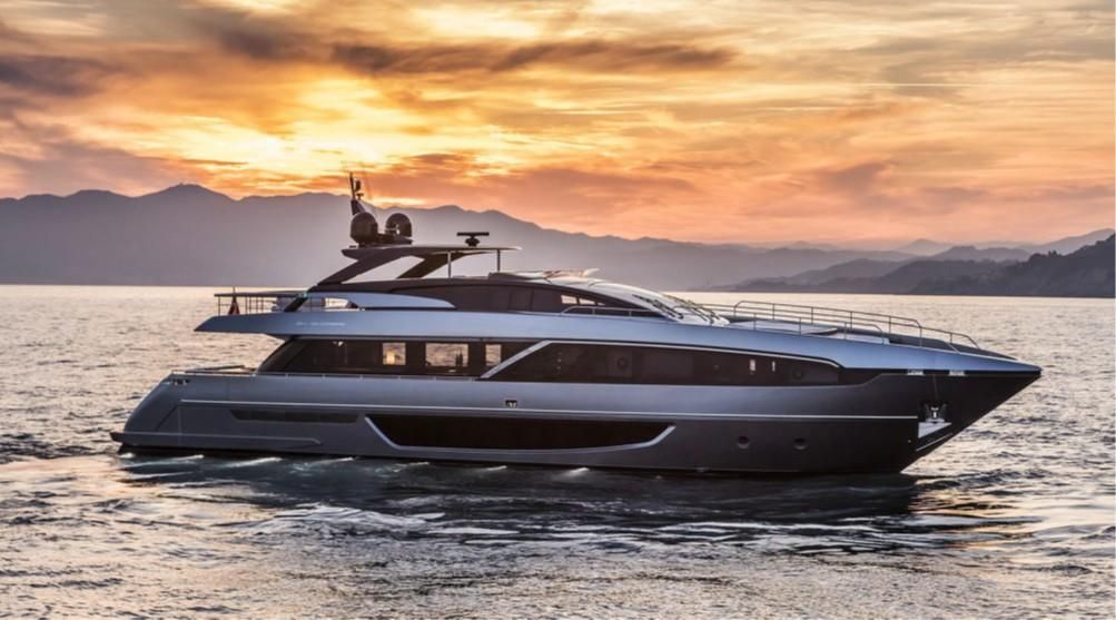 yacht riva 100' corsaro prezzo