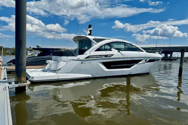 50' Cruisers Yachts 2024