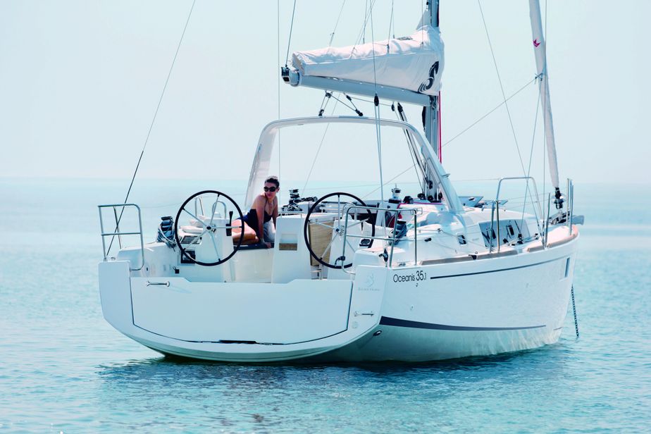 2020 Beneteau Oceanis 35 1 Segel Batar Till Salu Se Yachtworld Com