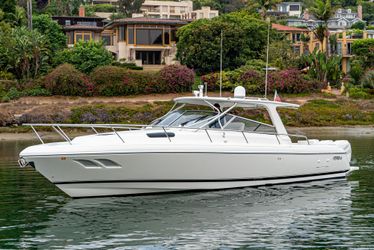 43' Intrepid 2010