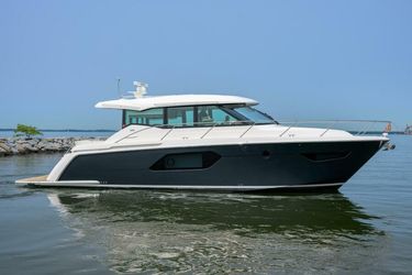 49' Tiara Yachts 2019