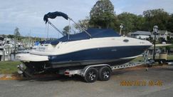 Sea Ray 240 Sundeck