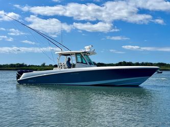 35' Boston Whaler 2015