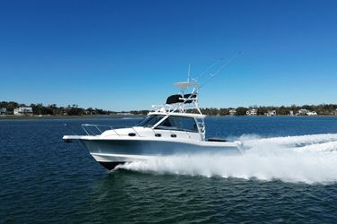 35' Boston Whaler 2020