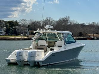 35' Pursuit 2019