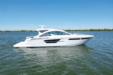 54' Cruisers Yachts 2022