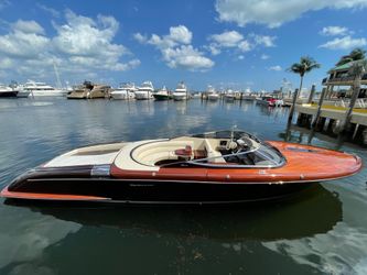 33' Riva 2010