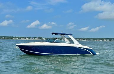 31' Cobalt 2017 Yacht For Sale