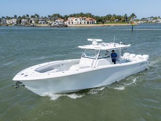 42' Yellowfin 2019