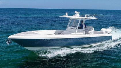 32' Intrepid 2015