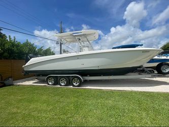 32' Boston Whaler 2005