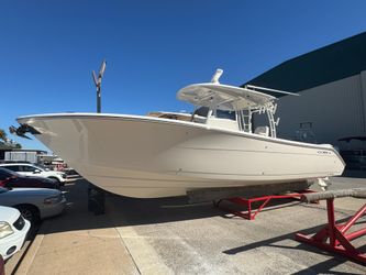 32' Cobia 2021