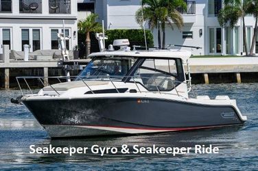 32' Boston Whaler 2020