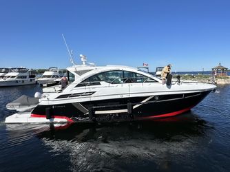 49' Cruisers Yachts 2022