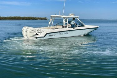 28' Boston Whaler 2016