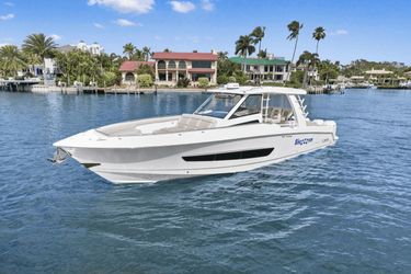 42' Boston Whaler 2019