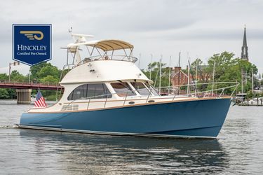 43' Hinckley 2023