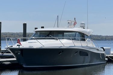 44' Tiara Yachts 2019