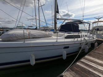 45' Hunter 2000