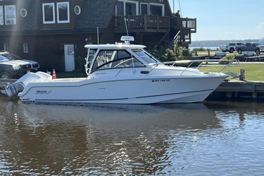 28' Boston Whaler 2021