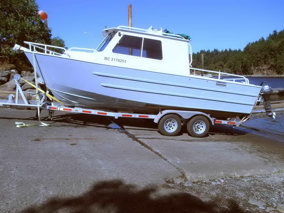 2009 Cruisers Sport Fisher, Cabin Cruiser Power boat for sale, located in B...