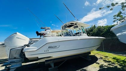 33' Boston Whaler 2023