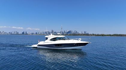 45' Cruisers Yachts 2017
