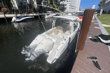27' Boston Whaler 2019